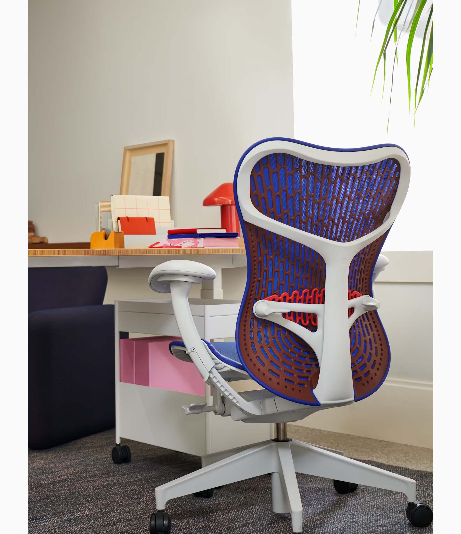 Mirra 2™ Chair - Fully Loaded Alpine Frame